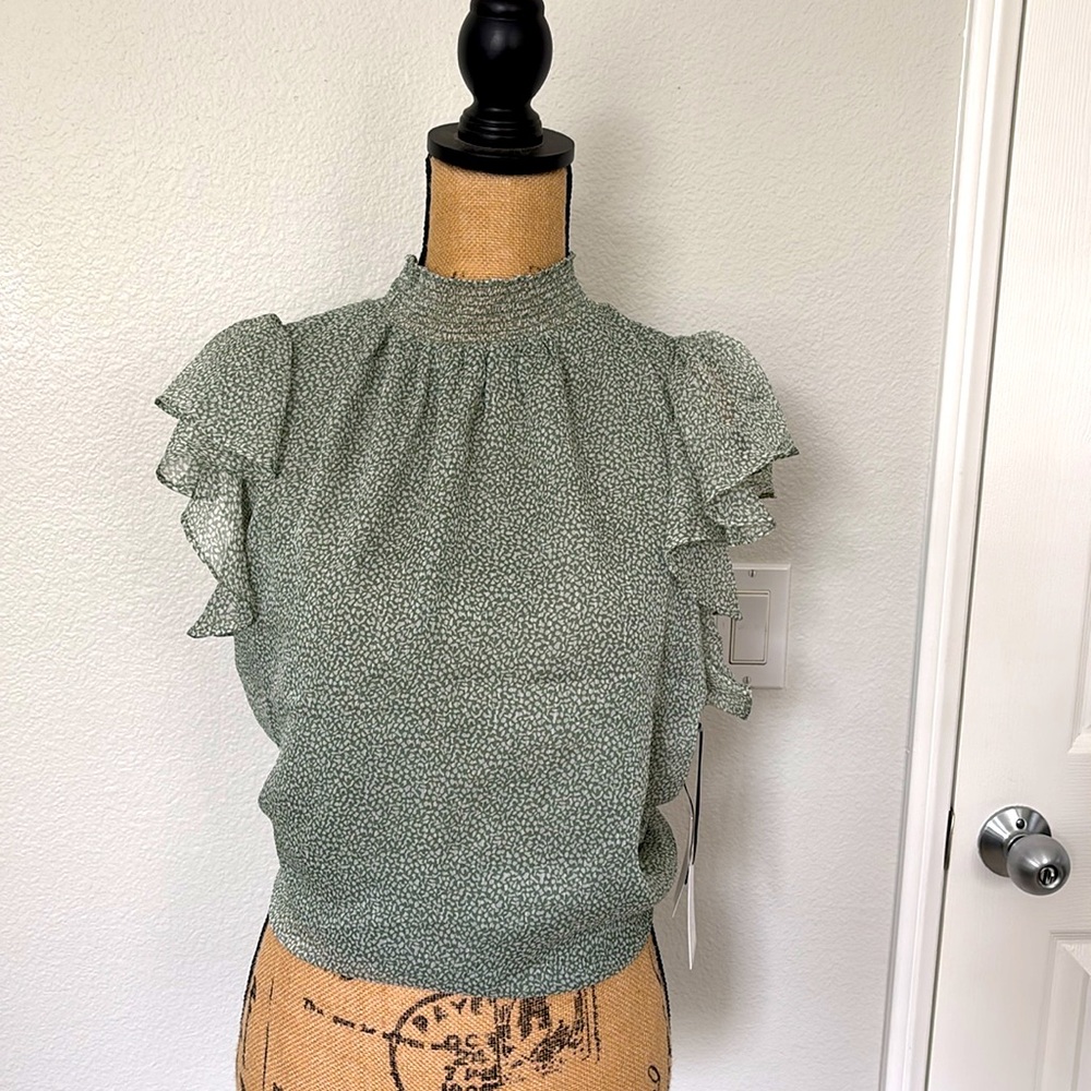 [NEW] 1. State Mock Neck Flutter Sleeve Top